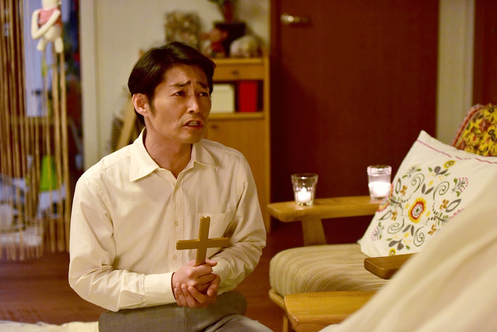 「家に帰ると妻が必ず死んだふりをしています。」新場面写真