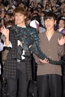 左から宮野真守、櫻井孝宏。