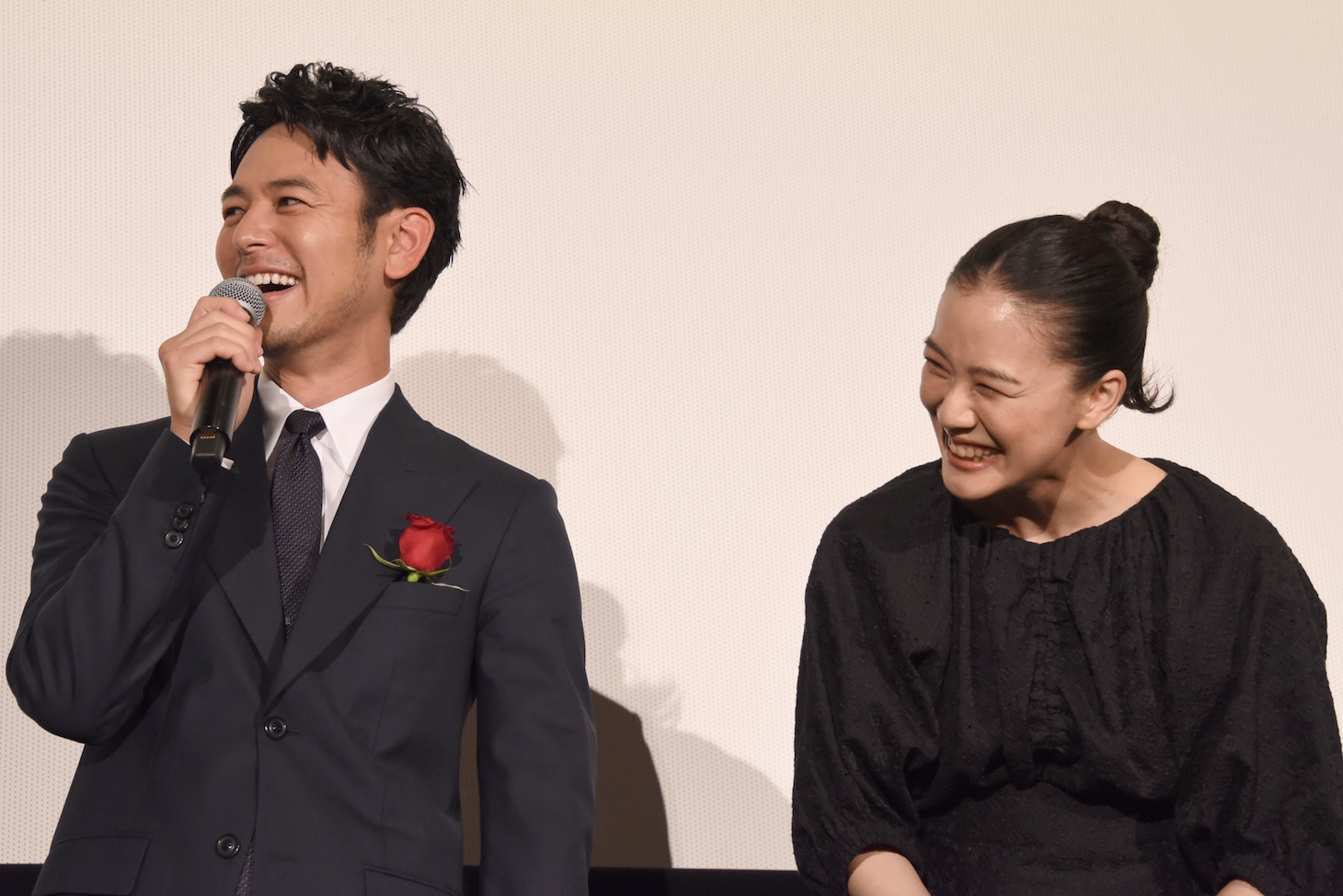 「妻よ薔薇のように 家族はつらいよIII」初日舞台挨拶の様子。
