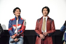 左から岐洲匠、南圭介。