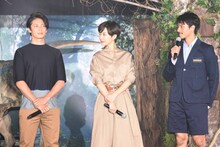 左から玉木宏、木村佳乃、満島真之介。