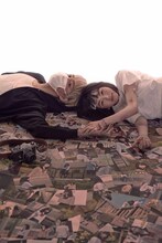 ドラマ「幸色のワンルーム」より山田杏奈演じる幸（右）と上杉柊平演じるお兄さん（左）。