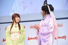 左から有村架純、菜々緒。