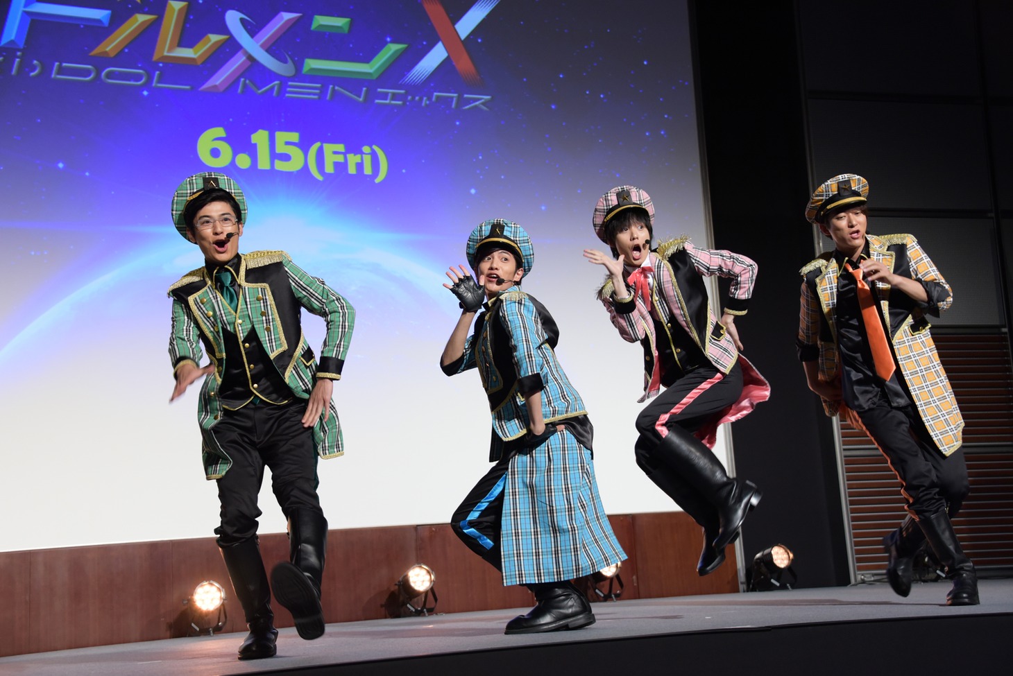 主題歌「参上!!ドルメンX」のパフォーマンスの様子。