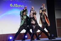 主題歌「参上!!ドルメンX」のパフォーマンスの様子。