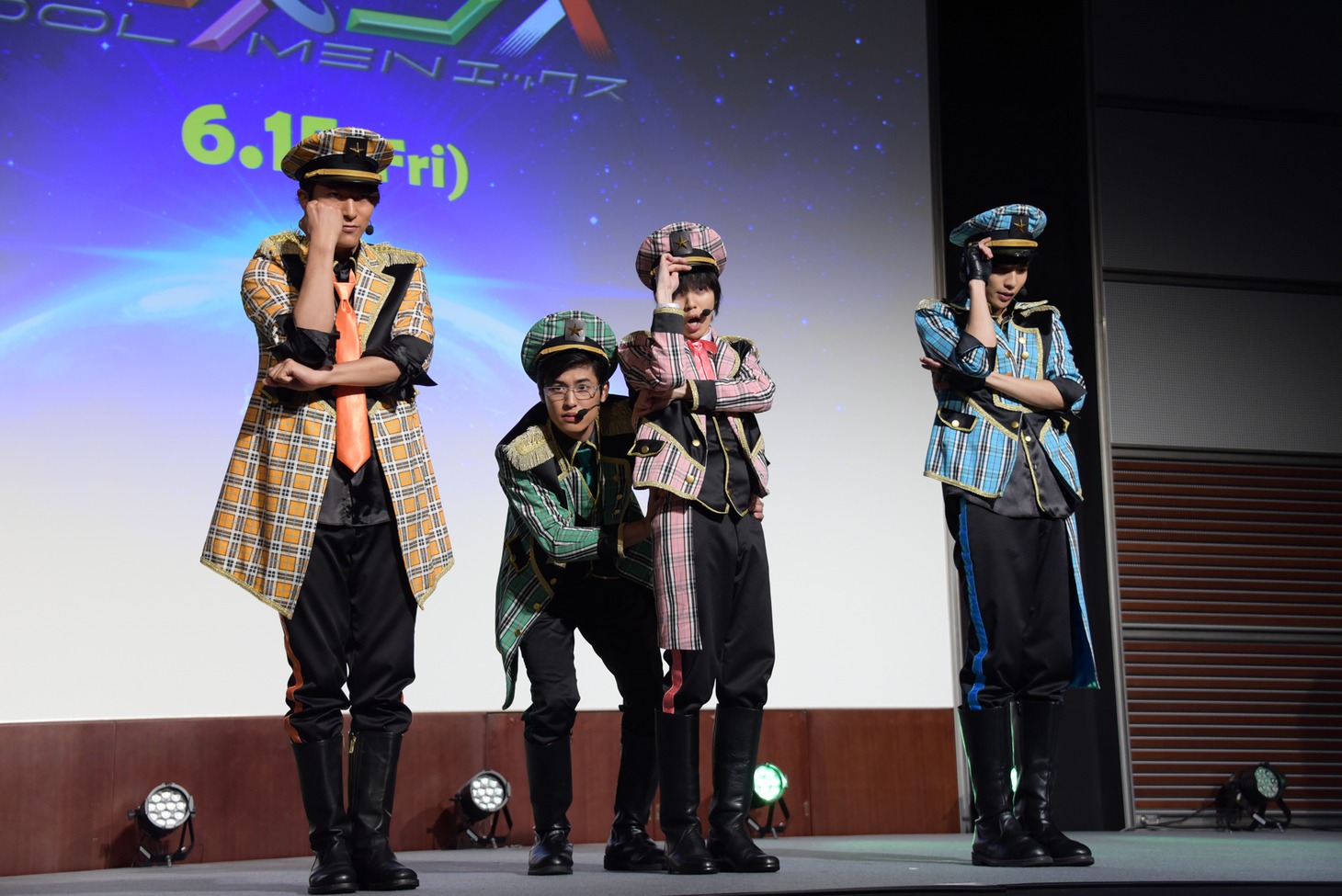 主題歌「参上!!ドルメンX」のパフォーマンスの様子。