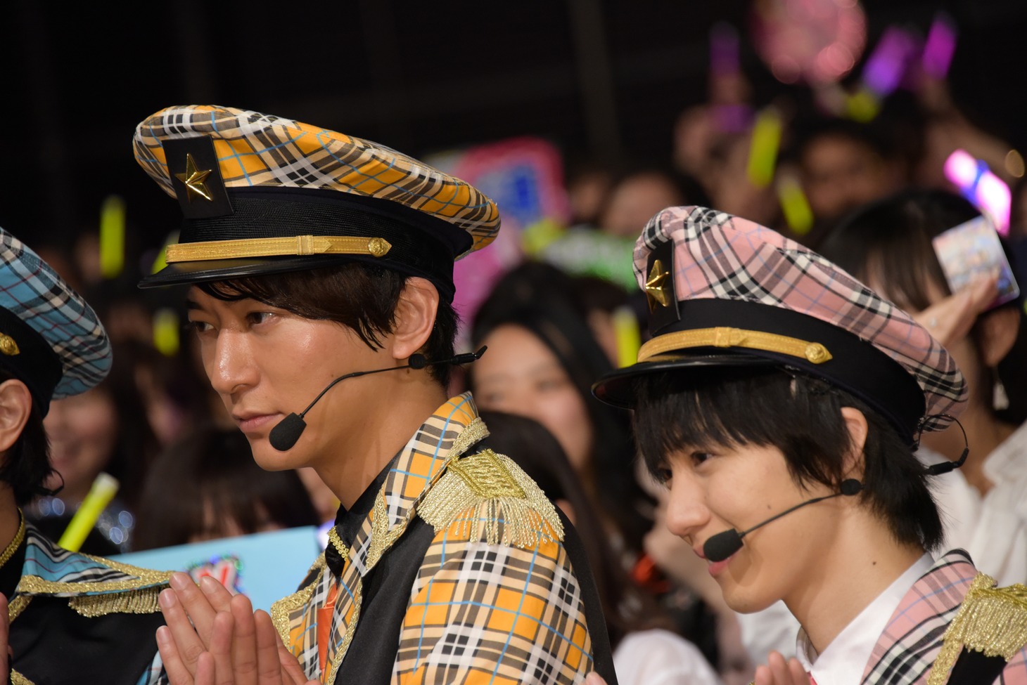 左から浅香航大、小越勇輝。