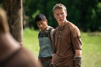 「メイズ・ランナー」よりウィル・ポールター演じるギャリー（右）。