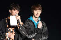 左から才川コージ、櫻井圭佑。