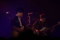 左から坂東龍汰、才川コージ。