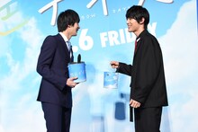 左から横浜流星、中川大志。