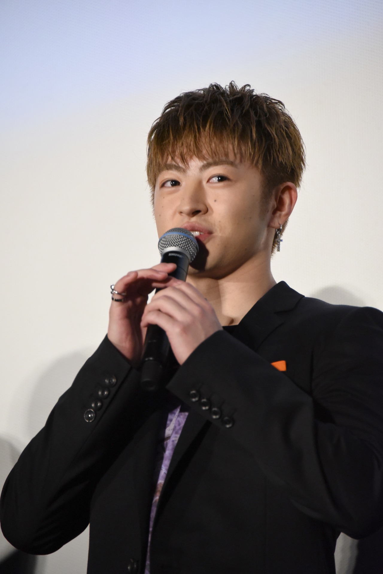 佐野玲於