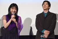 「虹色デイズ」完成披露の様子。