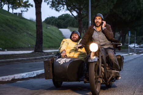 「いつだってやめられる 10人の怒れる教授たち」