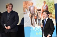 左からスティーヴン・チョボスキー、ジェイコブ・トレンブレイ。