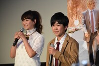 左から藤本美貴、鈴木福。