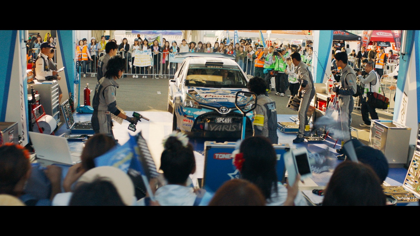 特設サイト「OVER DRIVE MEETS GAZOO」WANIMAコラボ映像「篤洋篇」