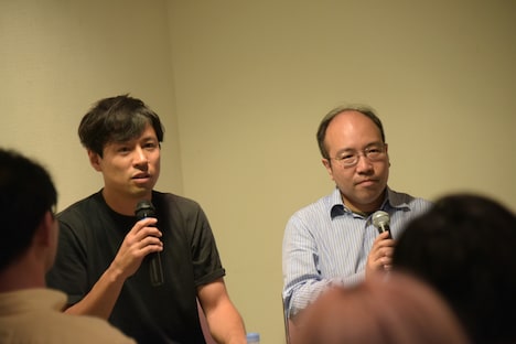 左から三浦哲哉、石岡良治。