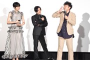 左から長澤まさみ、山田孝之、ムロツヨシ。