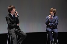 左から溝口琢矢、染谷俊之。