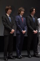 左から溝口琢矢、染谷俊之、渡部秀。