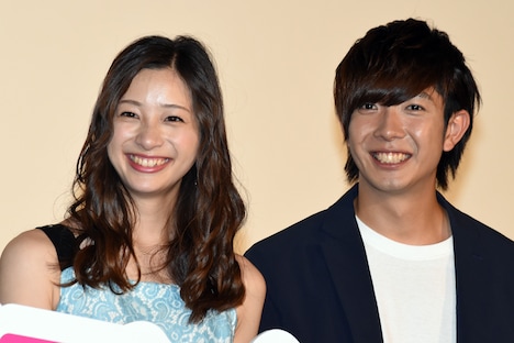 「キスできる餃子」完成披露舞台挨拶の様子。