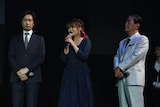 左から東儀秀樹、坂本美雨、関口宏。