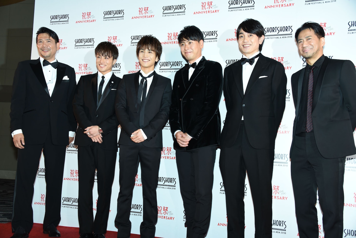 左から別所哲也、白濱亜嵐、岩田剛典、山下健二郎、青柳翔、EXILE HIRO。
