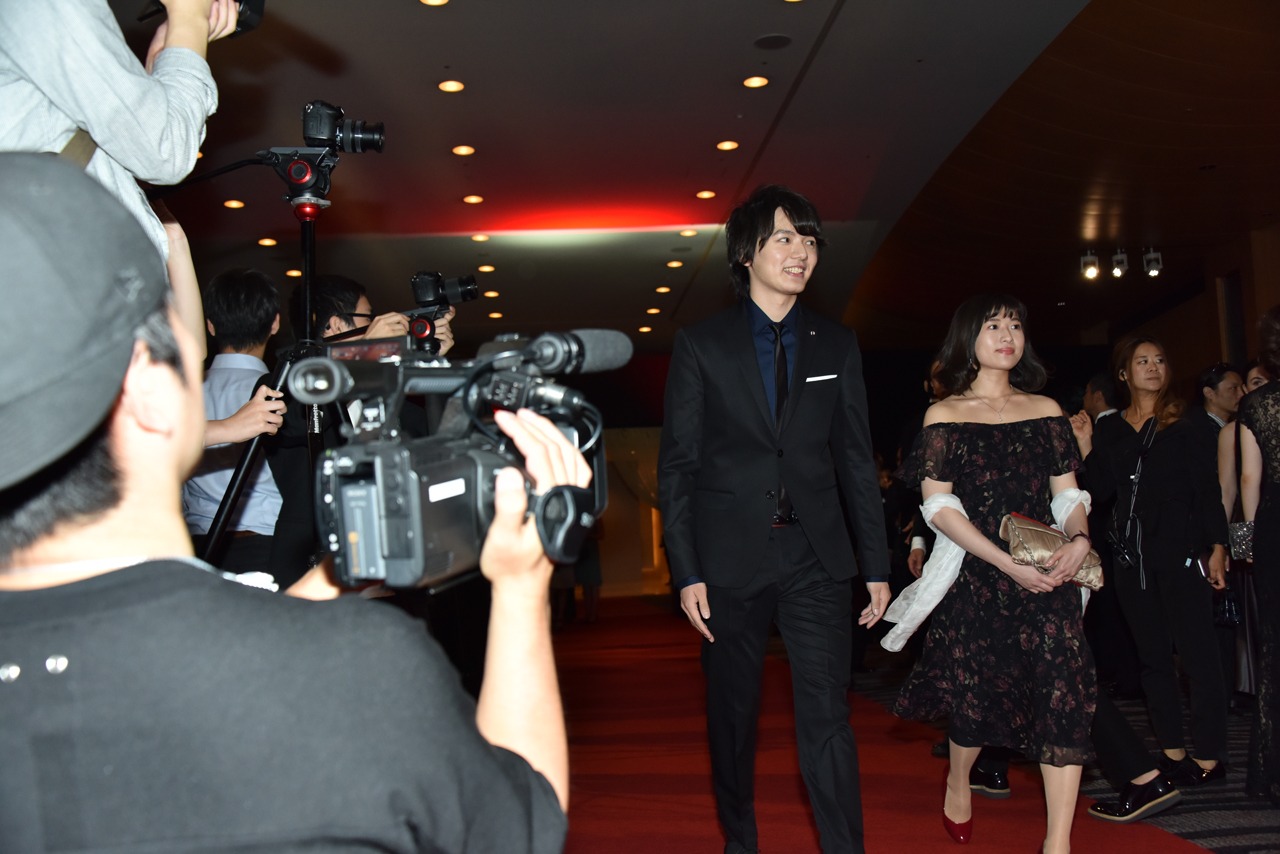 左から濱田龍臣、後藤美波。