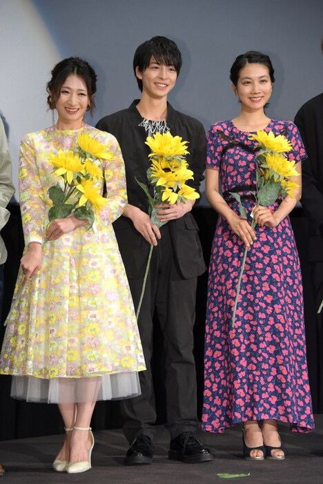 左から武田梨奈、高杉真宙、松本穂香。