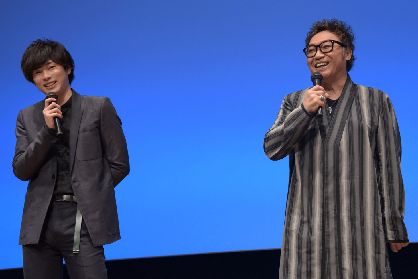 左から柾木玲弥、滝川広志。