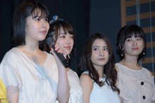 左から真広佳奈、小槙まこ、比嘉梨乃、柿本朱里。
