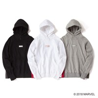 プルオーバーパーカー（各2万1600円）