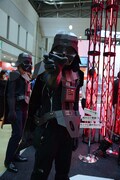 ショウワノートブースより、「着れちゃう！ダンボール ダース・ベイダー編」。