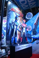バンダイブース「ウルトラマンR／B」コーナーの様子。