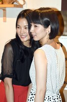 左から織田梨沙、吉岡里帆。