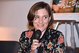 「悲しみに、こんにちは」トークショーに登壇したカルラ・シモン。