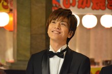 「崖っぷちホテル！」第9話より、岩田剛典演じる宇海直哉。