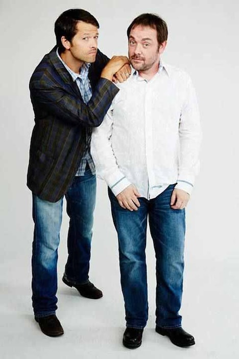 左からミーシャ・コリンズ、マーク・シェパード。