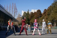 「宇宙戦隊キュウレンジャーVSスペース・スクワッド」