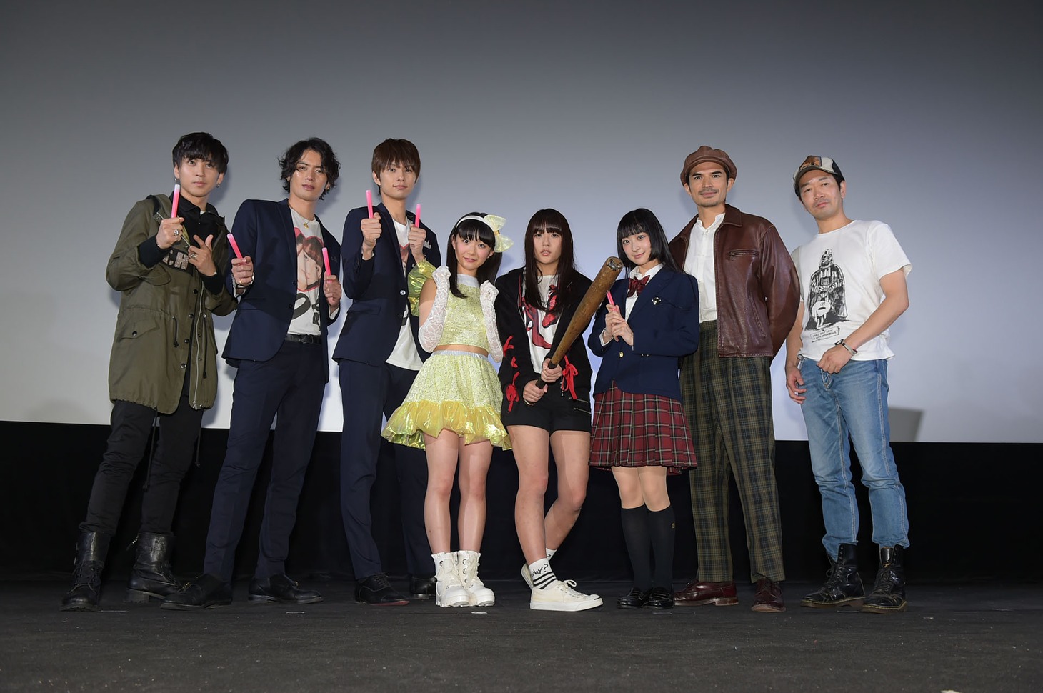 「トウキョウ・リビング・デッド・アイドル」初日舞台挨拶の様子。