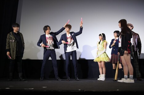 「トウキョウ・リビング・デッド・アイドル」初日舞台挨拶の様子。