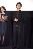 岩田剛典（右）