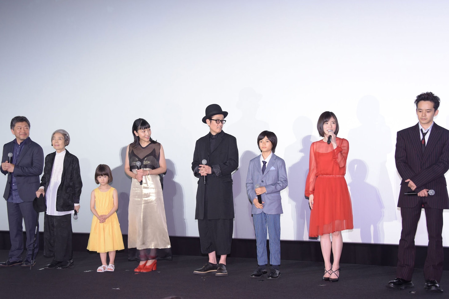 「万引き家族」公開記念舞台挨拶の様子。