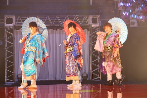 左から五十嵐雅、斉藤壮馬、内田雄馬。