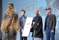 「ハン・ソロ／スター・ウォーズ・ストーリー」来日記者会見の様子。