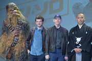 「ハン・ソロ／スター・ウォーズ・ストーリー」の来日記者会見の様子。