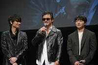 左から綾野剛、浅野忠信、染谷将太。