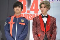 左から結木滉星、伊藤あさひ。