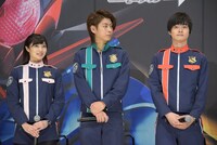 左から奥山かずさ、横山涼、結木滉星。